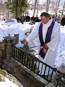 ks. Władysław Milak z Brazylii nad mogił ks. Pitonia